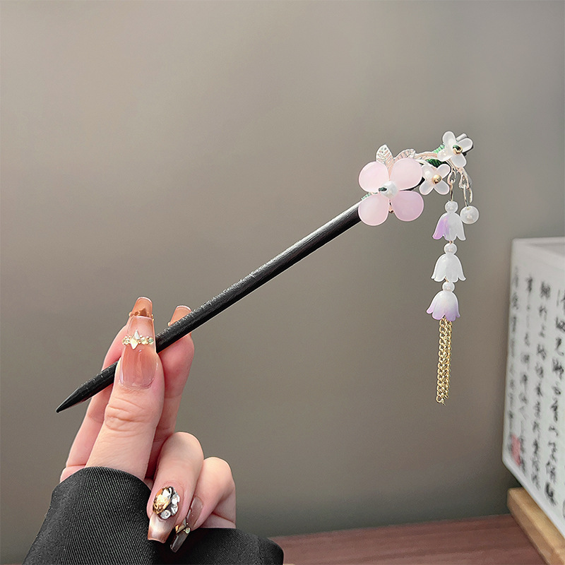 クラシックタッセルヘアスティック黒木製フラワーパールヘアピン - Tech Accessories For Women のレビューと価格